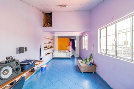 Casa à venda com 220m², 3 quartos e 3 vagas Casa à venda com 220m², 3 quartos e 3 vagasSalão