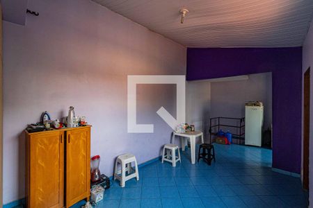 Casa à venda com 220m², 3 quartos e 3 vagas Casa à venda com 220m², 3 quartos e 3 vagasSalão