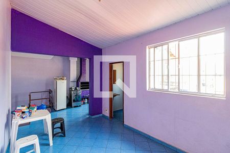 Casa à venda com 220m², 3 quartos e 3 vagas Casa à venda com 220m², 3 quartos e 3 vagasSalão