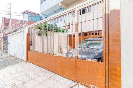 Casa à venda com 220m², 3 quartos e 3 vagas Casa à venda com 220m², 3 quartos e 3 vagasFachada