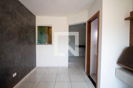 Sala de casa de condomínio à venda com 2 quartos, 85m² em Parada Xv de Novembro, São Paulo
