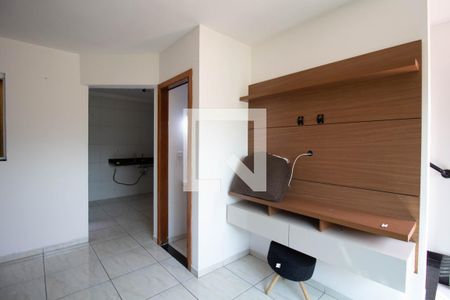 Sala de casa de condomínio à venda com 2 quartos, 85m² em Parada Xv de Novembro, São Paulo