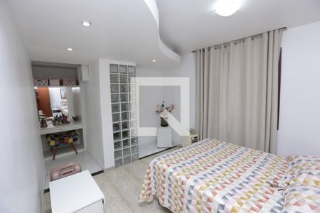 Casa à venda com 328m², 5 quartos e 5 vagasSuíte