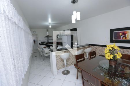 Casa à venda com 328m², 5 quartos e 5 vagasSala de Jantar