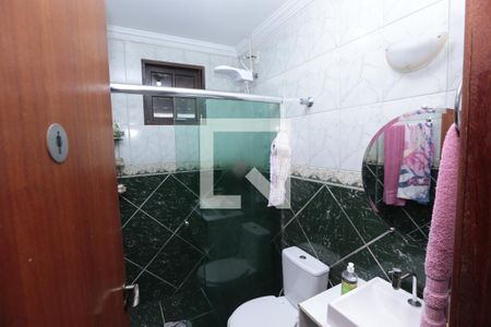 Casa à venda com 328m², 5 quartos e 5 vagasbanheiro social do segundo andar