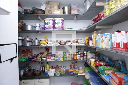 Casa à venda com 328m², 5 quartos e 5 vagasDespensa