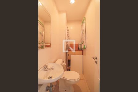 Apartamento para alugar com 132m², 3 quartos e 2 vagas Apartamento para alugar com 132m², 3 quartos e 2 vagasBanheiro de servilo