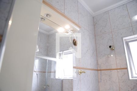 Casa à venda com 330m², 5 quartos e 6 vagasBanheiro da Suíte 2