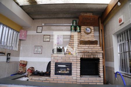 Casa à venda com 330m², 5 quartos e 6 vagasChurrasqueira