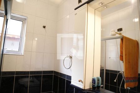 Casa à venda com 330m², 5 quartos e 6 vagasBanheiro da Suíte 1