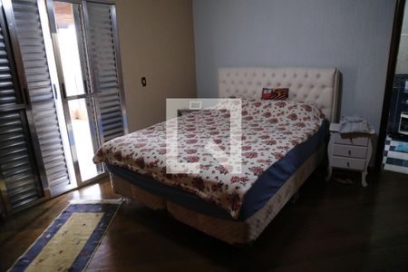 Casa à venda com 330m², 5 quartos e 6 vagasSuíte Master