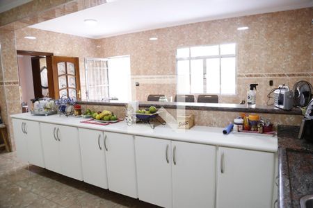 Casa à venda com 330m², 5 quartos e 6 vagasCozinha