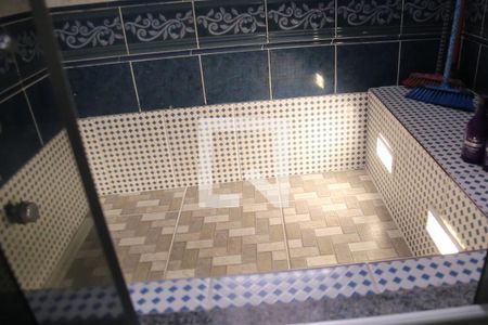 Casa à venda com 330m², 5 quartos e 6 vagas Casa à venda com 330m², 5 quartos e 6 vagasBanheiro-Suíte Master