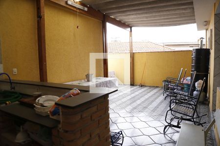 Casa à venda com 330m², 5 quartos e 6 vagasQuintal