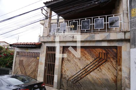 Casa à venda com 330m², 5 quartos e 6 vagasFachada