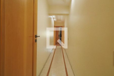 Apartamento à venda com 256m², 4 quartos e 4 vagasCorredor