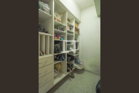 Apartamento à venda com 256m², 4 quartos e 4 vagasCloset