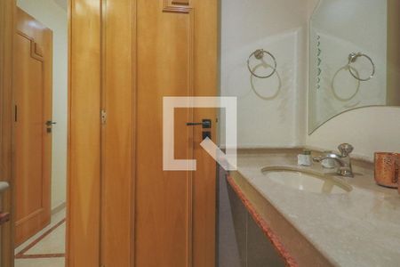 Apartamento à venda com 256m², 4 quartos e 4 vagasBanheiro