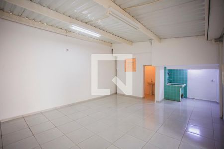 Casa para alugar com 180m², 3 quartos e 1 vagaÀrea de Serviço