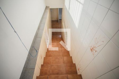 Casa para alugar com 180m², 3 quartos e 1 vagaEscadas - Cozinha
