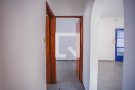 Corredor de casa para alugar com 3 quartos, 180m² em Vila da Saúde, São Paulo