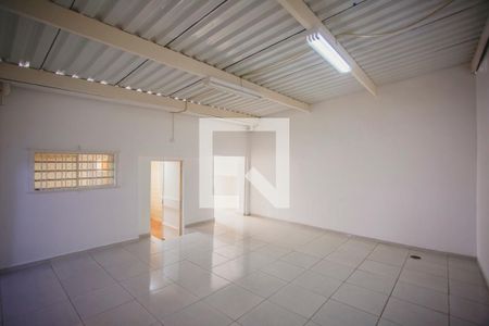 Casa para alugar com 180m², 3 quartos e 1 vagaÀrea de Serviço