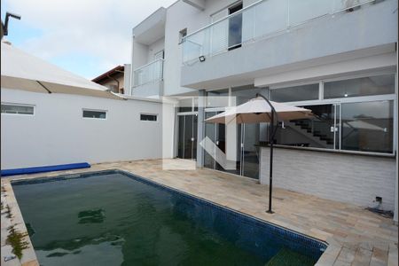 Casa à venda com 300m², 3 quartos e 5 vagas Piscina