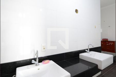 Banheiro Suíte de casa à venda com 3 quartos, 300m² em Jardim dos Oliveiras, Campinas