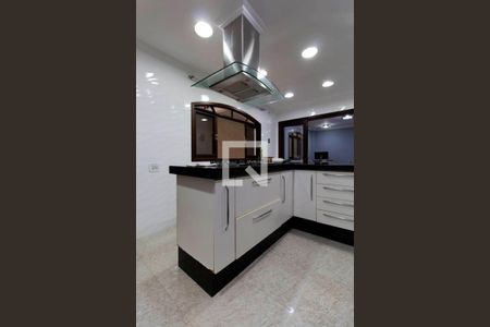 Casa à venda com 133m², 3 quartos e 2 vagasCozinha 