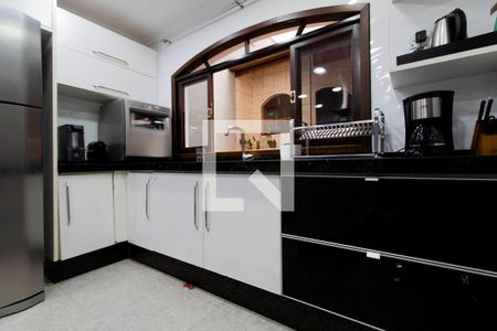 Casa à venda com 133m², 3 quartos e 2 vagasCozinha 