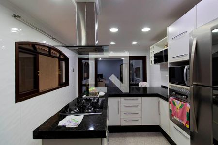 Casa à venda com 133m², 3 quartos e 2 vagasCozinha 