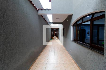 Casa à venda com 133m², 3 quartos e 2 vagasCorredor Externo 