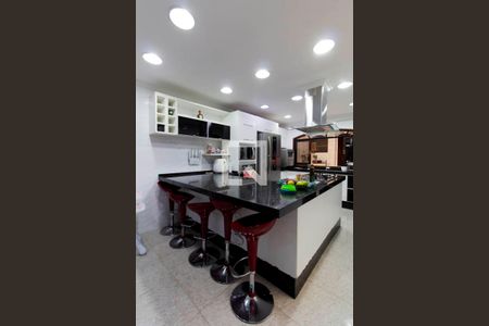 Casa à venda com 133m², 3 quartos e 2 vagasCozinha 