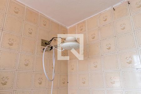 Banheiro de kitnet/studio para alugar com 0 quarto, 32m² em Liberdade, São Paulo