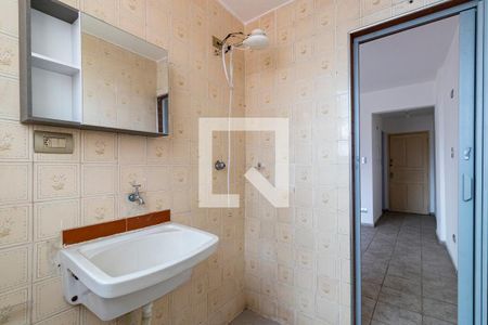 Banheiro de kitnet/studio para alugar com 0 quarto, 32m² em Liberdade, São Paulo