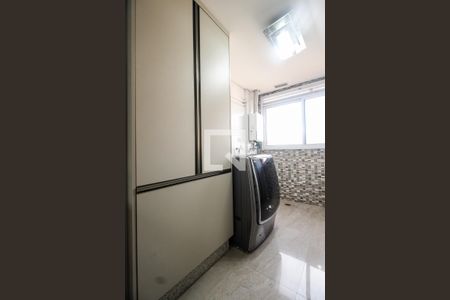 Apartamento à venda com 114m², 3 quartos e 3 vagas Apartamento à venda com 114m², 3 quartos e 3 vagasÁrea de serviço