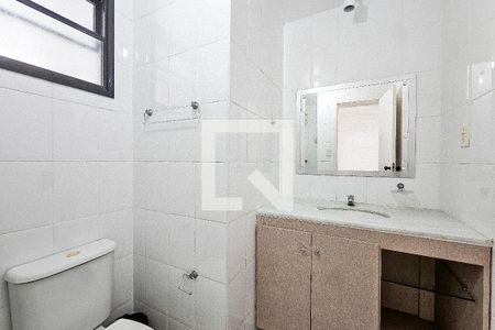 Banheiro de apartamento para alugar com 1 quarto, 50m² em Barra, Salvador