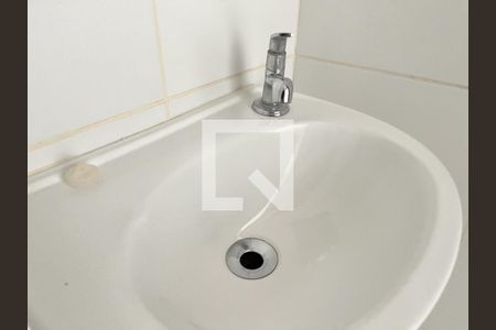 Banheiro de kitnet/studio para alugar com 1 quarto, 26m² em Parque Jabaquara, São Paulo