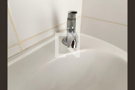 Banheiro de kitnet/studio para alugar com 1 quarto, 26m² em Parque Jabaquara, São Paulo