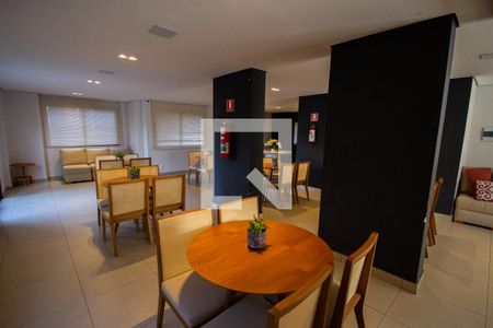 Apartamento para alugar com 50m², 2 quartos e 1 vaga Apartamento para alugar com 50m², 2 quartos e 1 vagaÁrea comum - Salão de festas