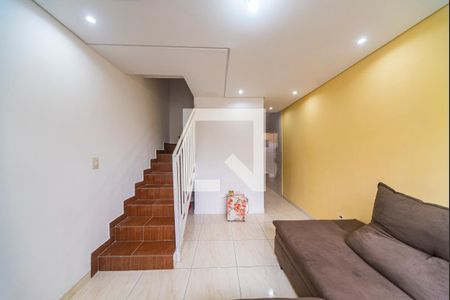 Sala de casa para alugar com 2 quartos, 65m² em Jardim Santo André, Santo André