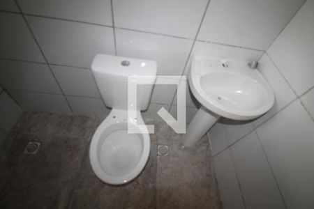 Banheiro  de apartamento para alugar com 1 quarto, 50m² em Pari, São Paulo