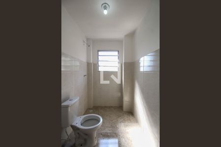 Banheiro de apartamento para alugar com 1 quarto, 50m² em Pari, São Paulo