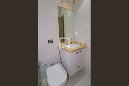 Apartamento para alugar com 80m², 2 quartos e sem vaga Apartamento para alugar com 80m², 2 quartos e sem vagaBanheiro social