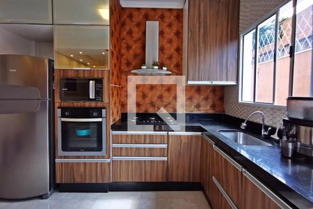 Casa à venda com 75m², 2 quartos e 4 vagas Casa à venda com 75m², 2 quartos e 4 vagasCozinha