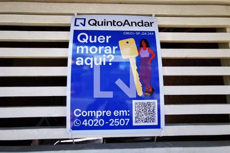 Casa à venda com 75m², 2 quartos e 4 vagas Casa à venda com 75m², 2 quartos e 4 vagasFachada