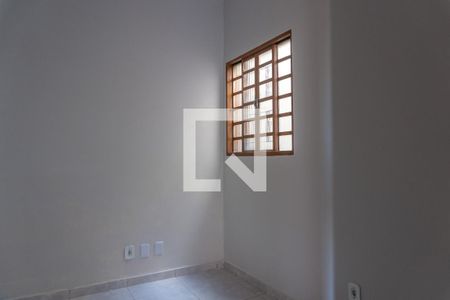 Quarto 1 de casa para alugar com 2 quartos, 40m² em Samambaia Sul (samambaia), Brasília