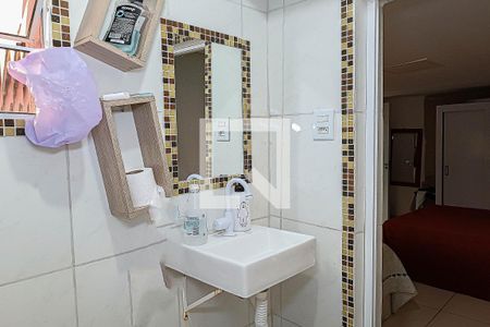 Casa à venda com 240m², 4 quartos e 2 vagasBanheiro 3