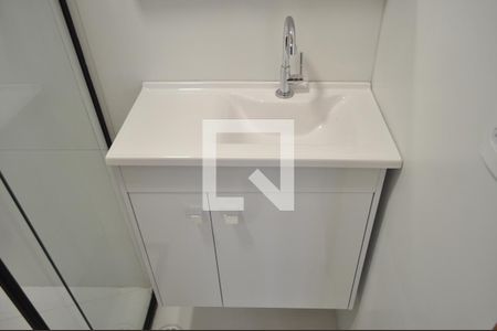 Banheiro Social de apartamento para alugar com 1 quarto, 25m² em Vila Mazzei, São Paulo