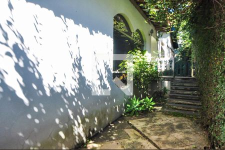 Casa à venda com 300m², 4 quartos e 4 vagasEntrada